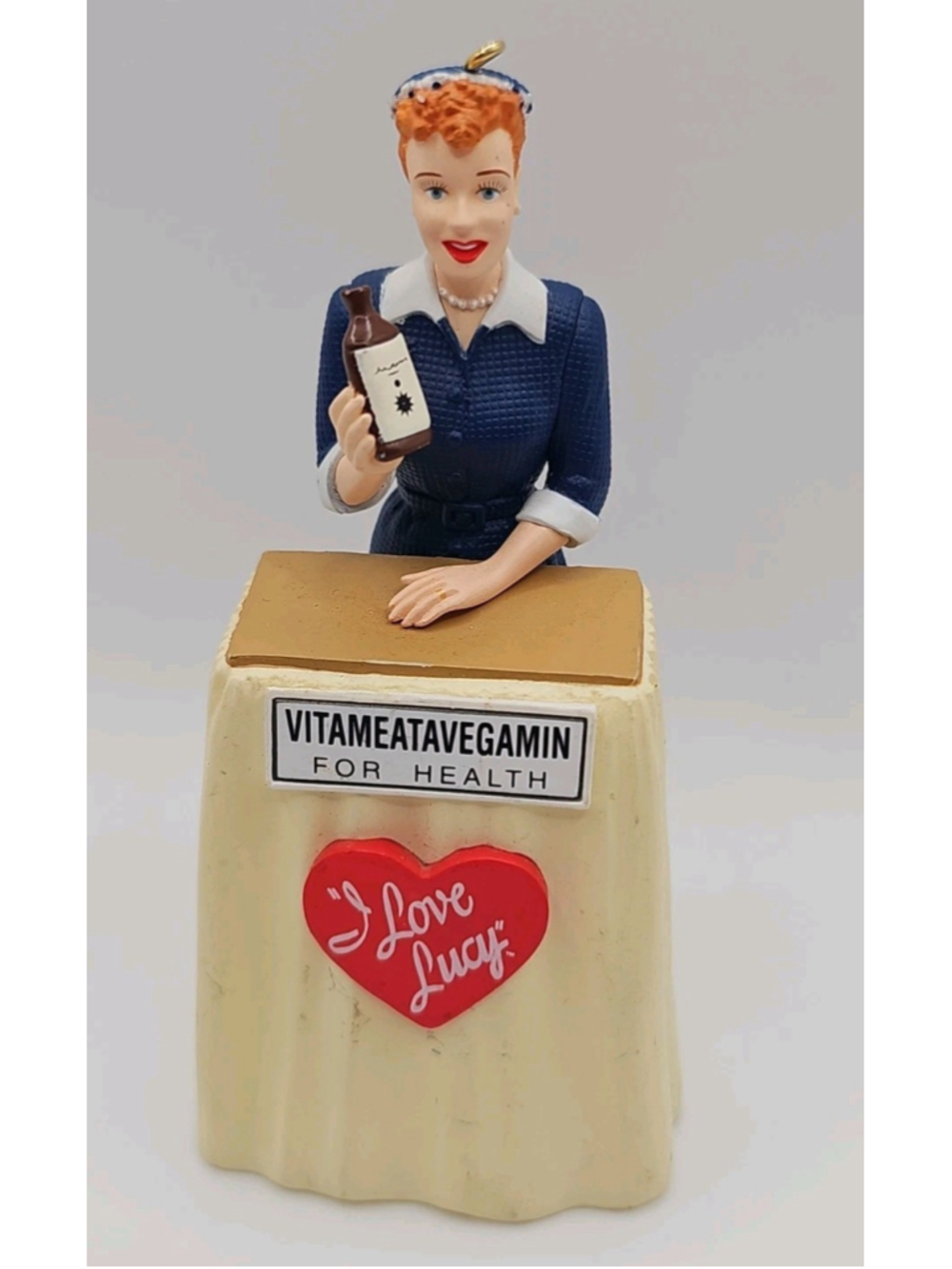 2001 Hallmark Keepsake Ornament Lucy Does a TV Commercial I Love Lucy 4.5"